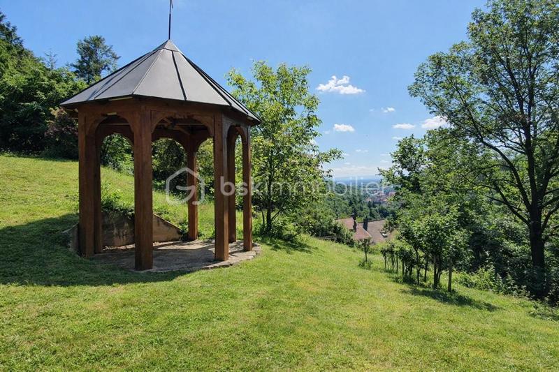 Propriété - 312 m² - 7 pièces