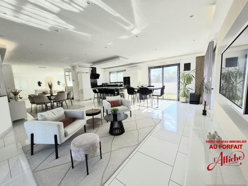 Maison - 170 m² - 5 pièces