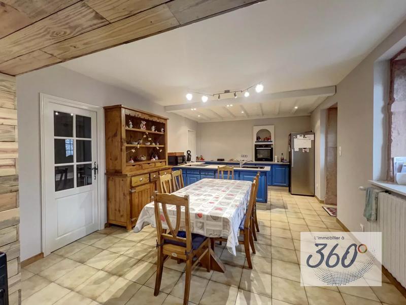 Maison - 143 m² - 5 pièces