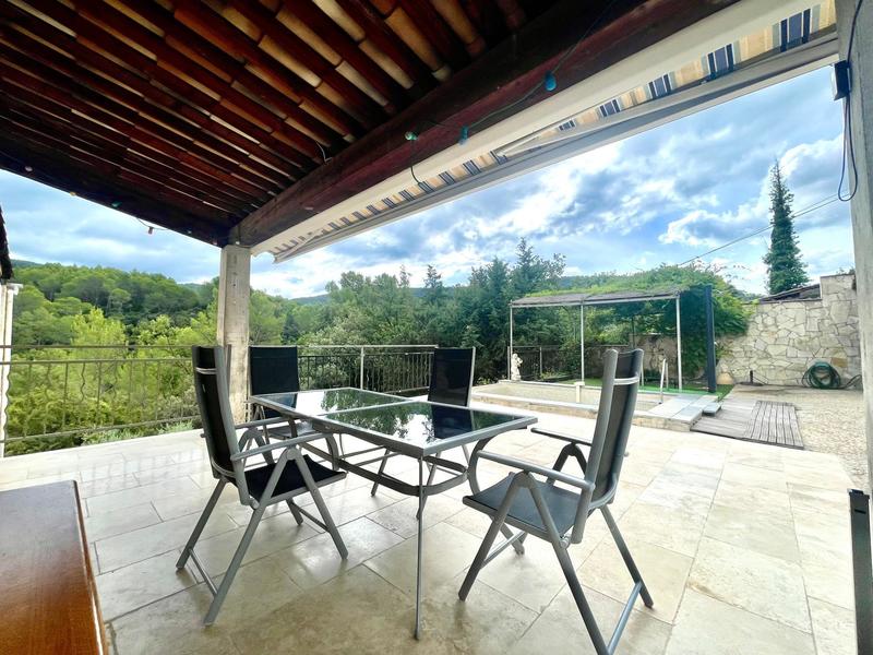 Maison - 197 m² - 7 pièces