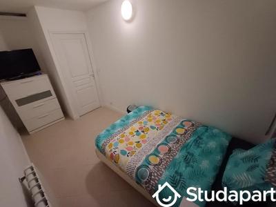 Chambre - 9 m² - 1 pièce