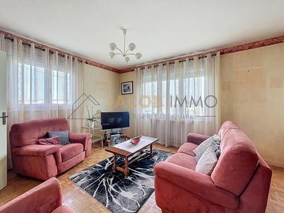 Maison - 93 m² - 5 pièces