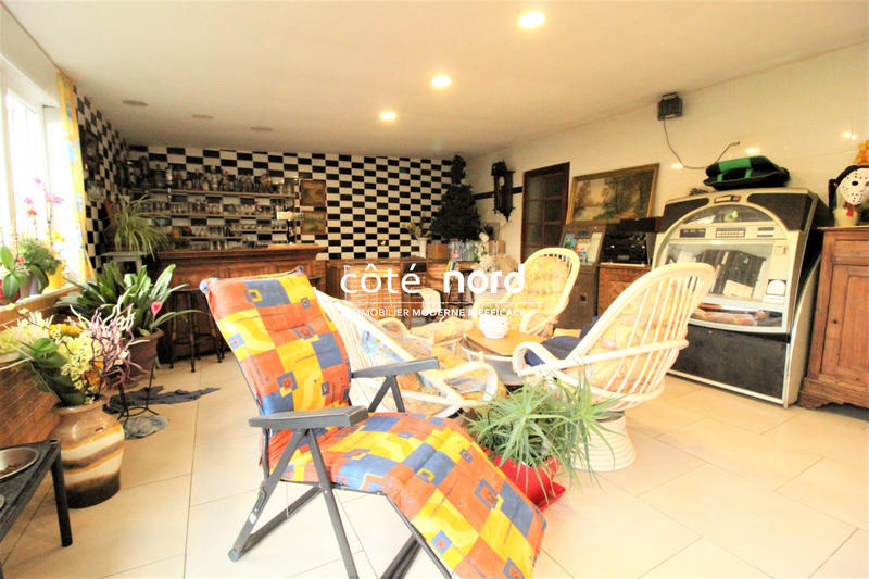 Maison - 325 m² - 8 pièces