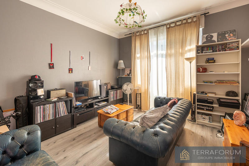 Maison - 265 m² - 8 pièces