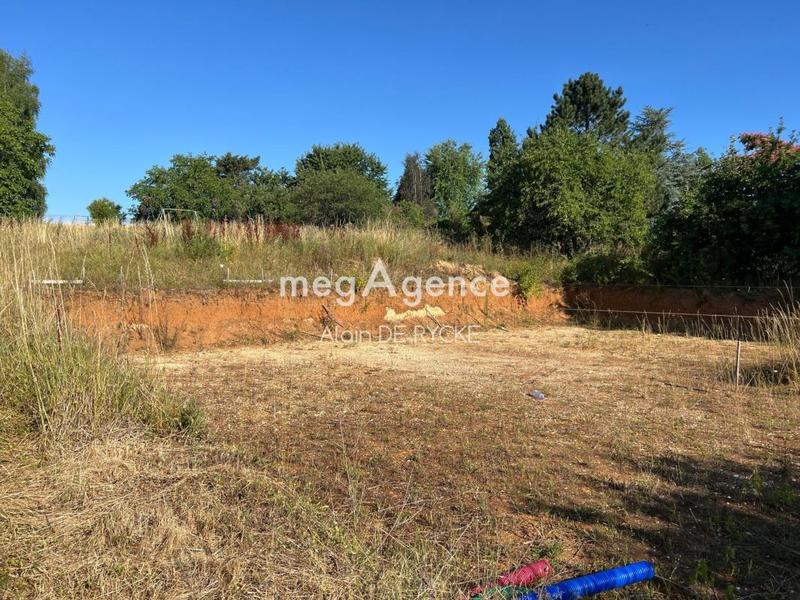 Terrain constructible - 1 932 m²