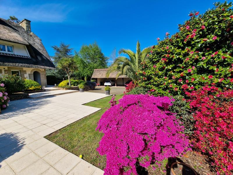 Propriété - 320 m² - 9 pièces