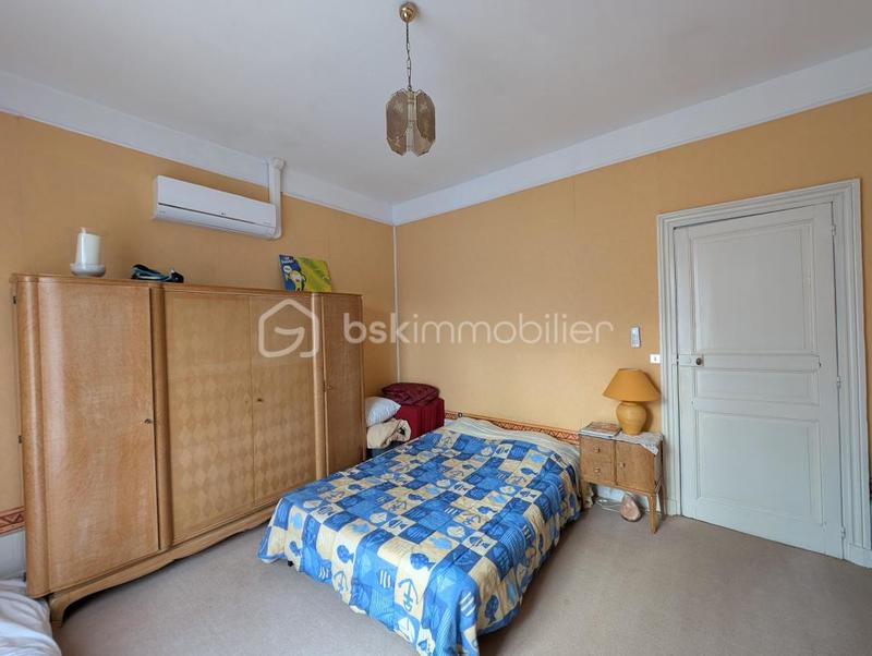 Demeure - 267 m² - 11 pièces