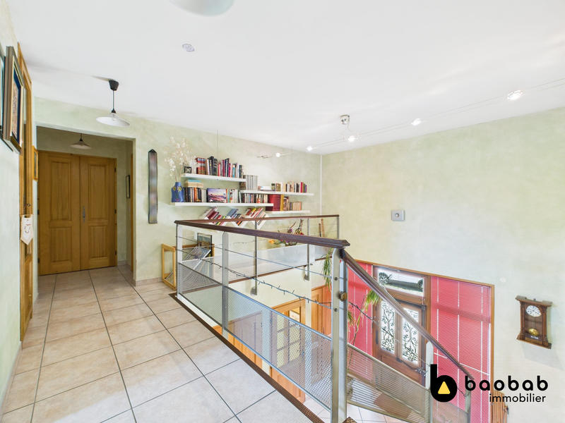 Maison - 320 m² - 12 pièces