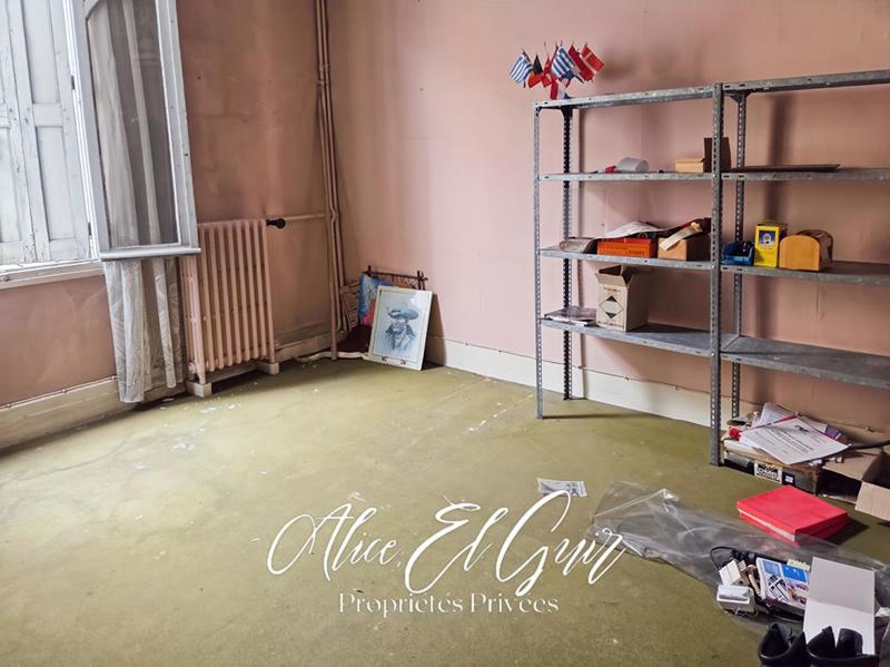 Immeuble - 90 m² - 5 pièces