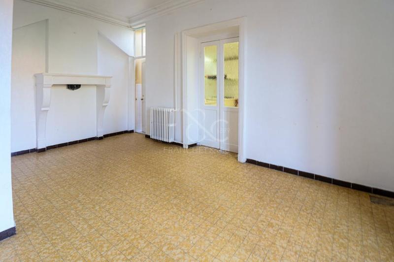 Propriété - 375 m² - 10 pièces