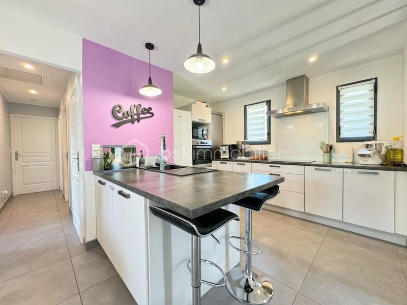 Maison - 200 m² - 4 pièces