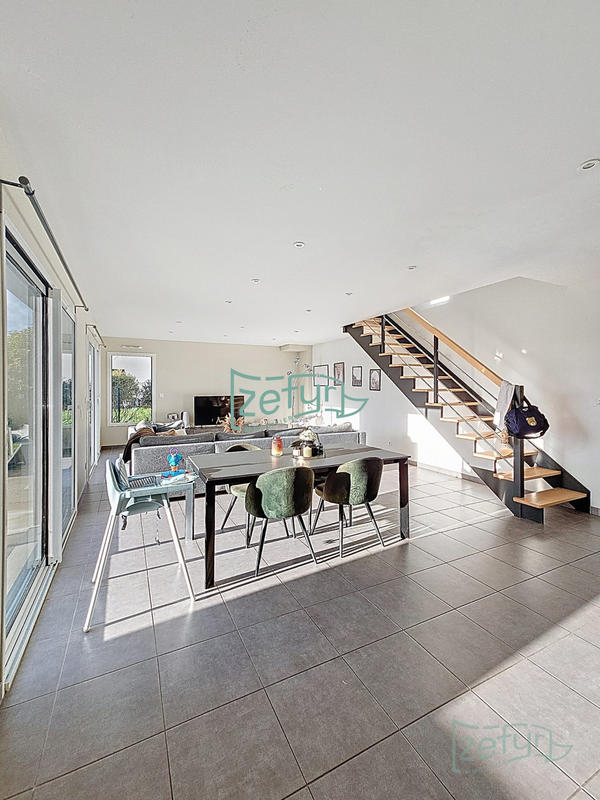 Maison contemporaine - 144 m² - 6 pièces