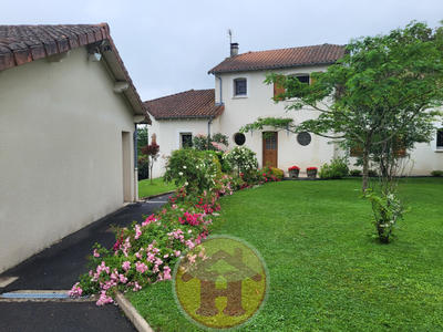 Maison - 165 m² - 6 pièces