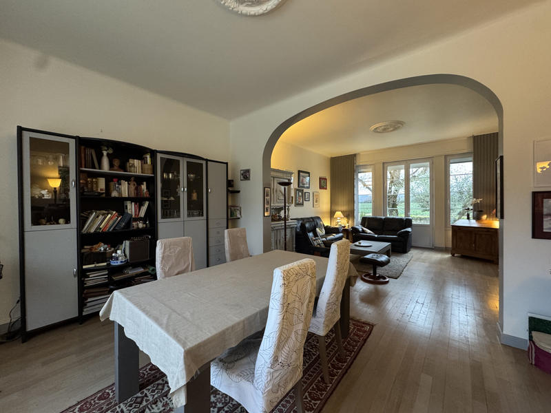 Propriété - 280 m² - 9 pièces