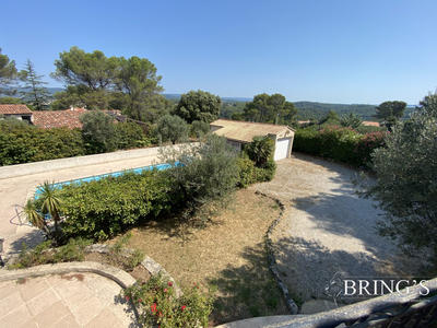 Villa - 181 m² - 9 pièces