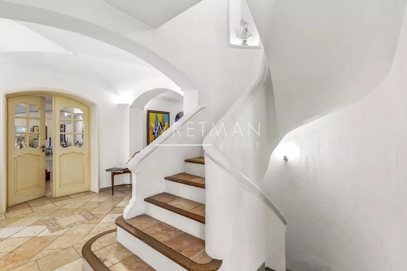 Villa - 252 m² - 5 pièces