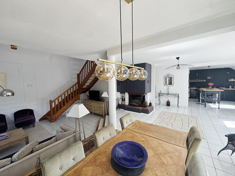 Maison - 171 m² - 7 pièces