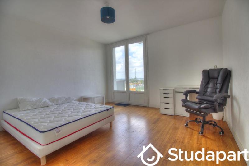 Chambre - 10 m² - 1 pièce