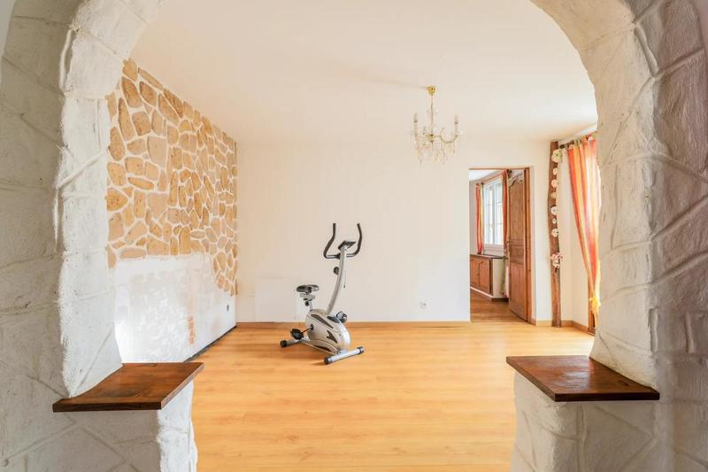 Maison - 210 m² - 6 pièces