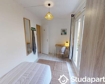 Chambre - 90 m² - 1 pièce