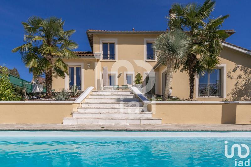 Maison - 194 m² - 6 pièces