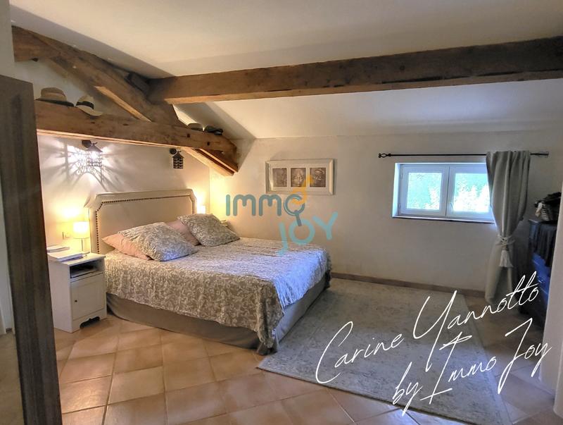 Maison - 240 m² - 8 pièces