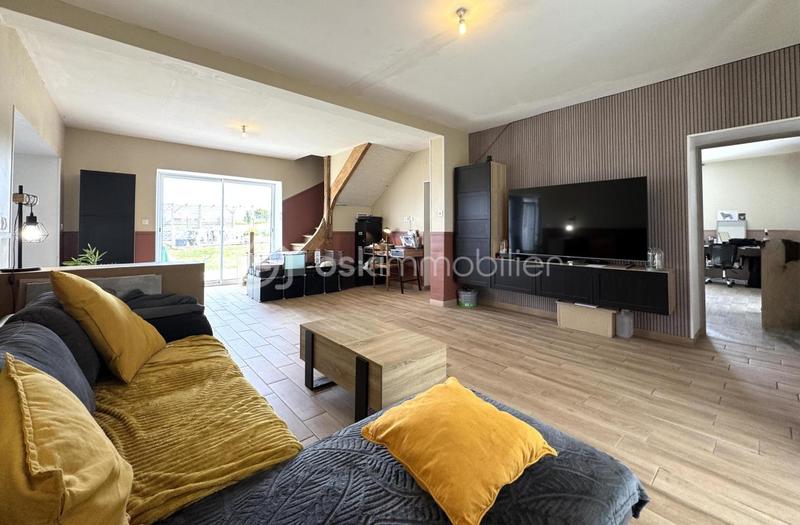 Corps de ferme - 200 m² - 8 pièces