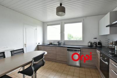 Appartement - 93 m² - 5 pièces