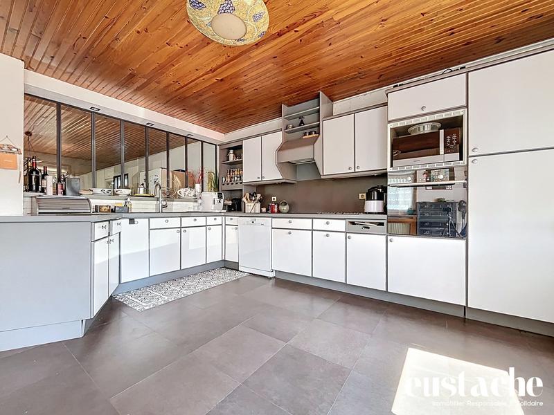 Maison ancienne - 207 m² - 6 pièces