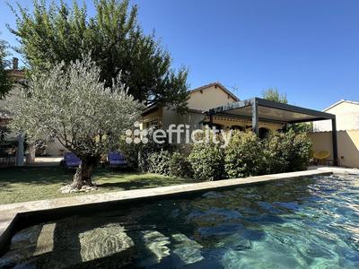 Maison - 254 m² - 10 pièces