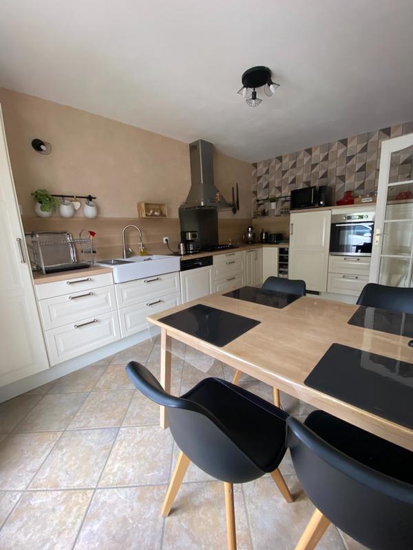 Maison - 140 m² - 5 pièces