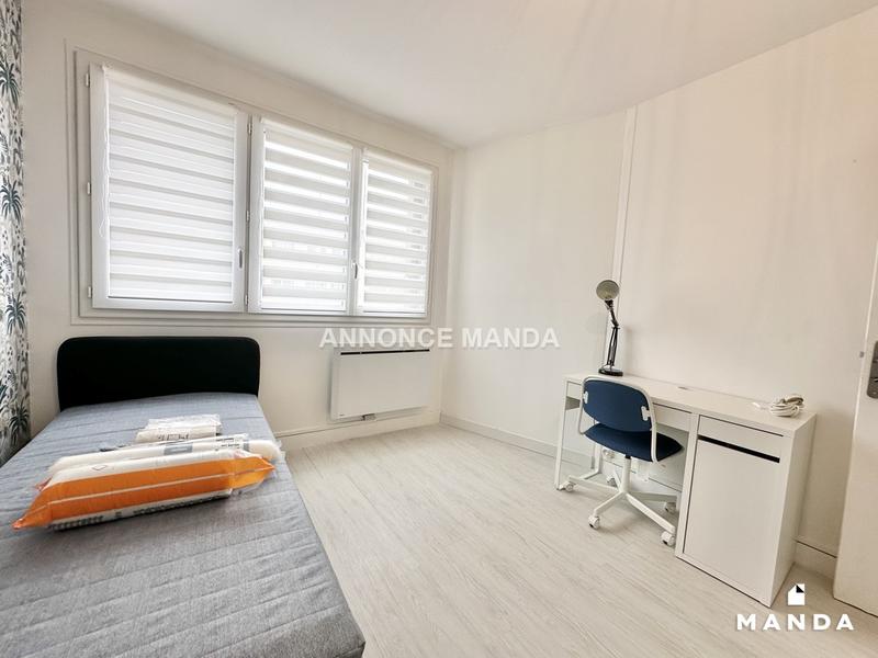 Chambre - 9 m² - 4 pièces