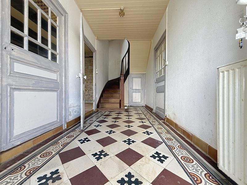 Maison - 217 m² - 6 pièces