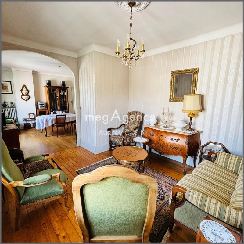 Maison - 184 m² - 8 pièces