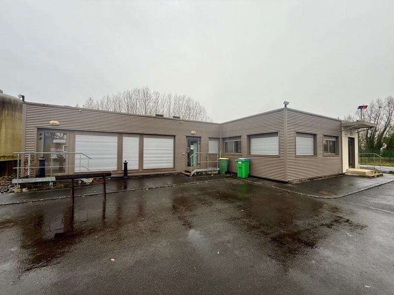 Local d'activités - 940 m²