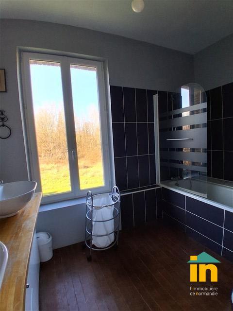 Demeure - 286 m² - 12 pièces