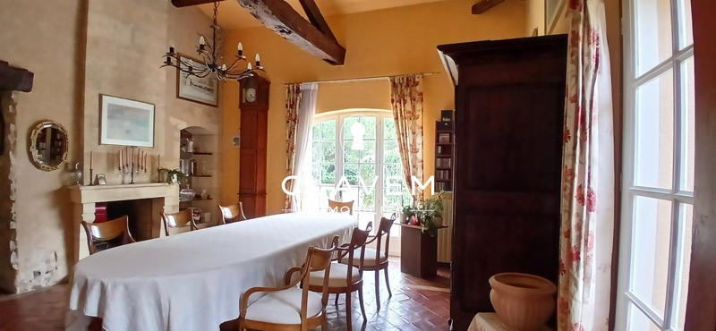 Maison - 320 m² - 12 pièces