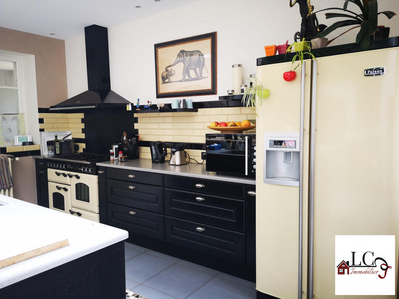 Manoir - 381 m² - 9 pièces