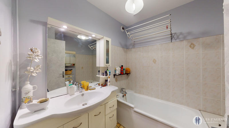 Appartement - 82 m² - 4 pièces