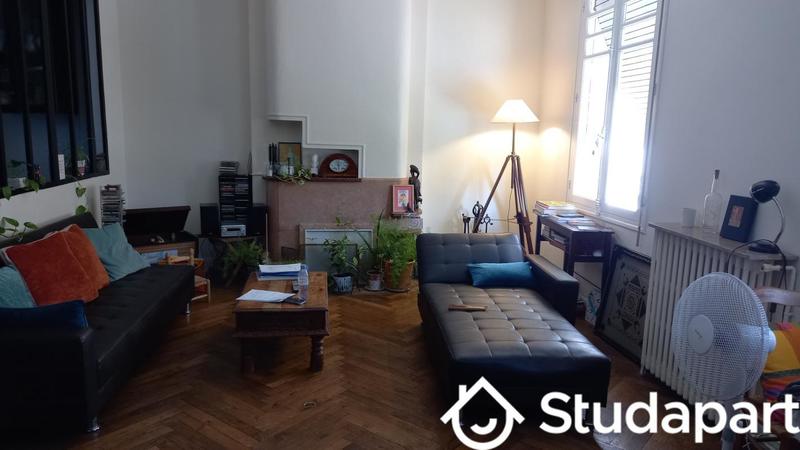 Chambre - 11 m² - 1 pièce