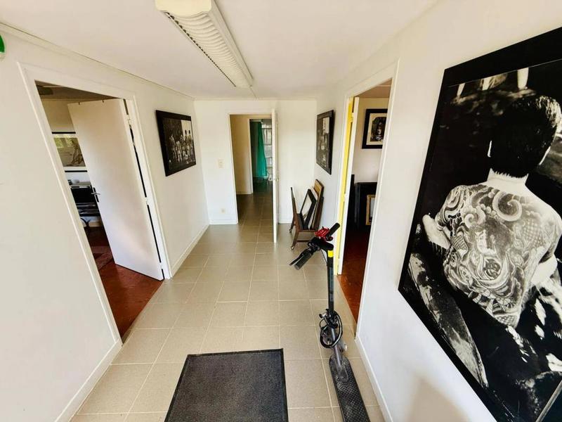 Propriété - 202 m² - 6 pièces