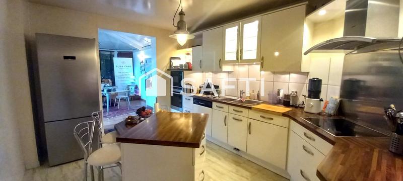 Maison - 197 m² - 7 pièces