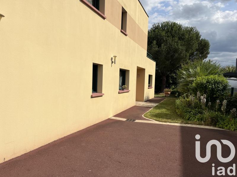 Maison - 237 m² - 8 pièces