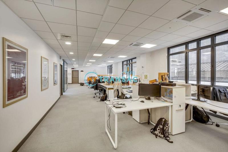 Local d'activité / Entrepôt - 3 292 m²