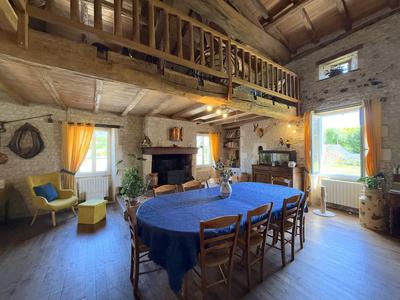 Maison - 314 m² - 10 pièces