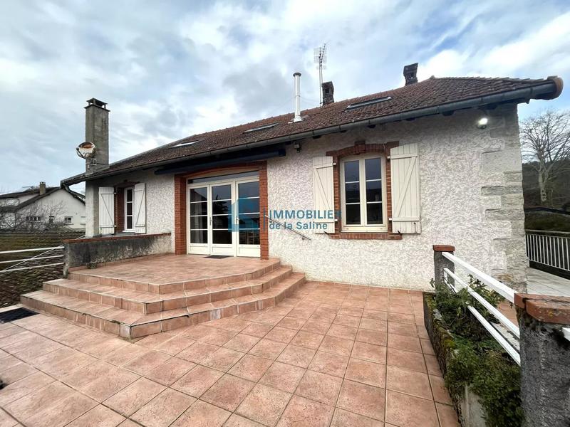 Maison - 212 m² - 11 pièces