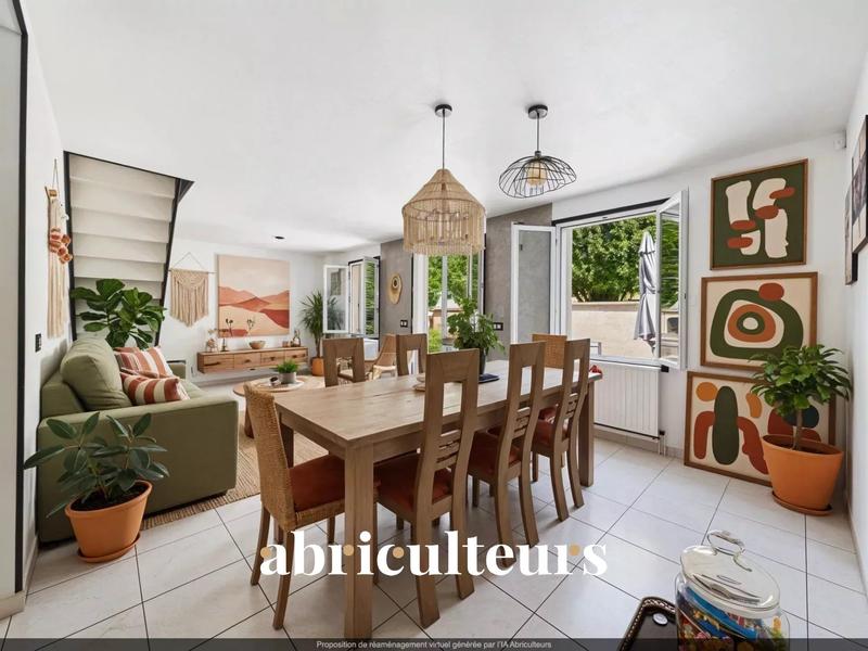 Maison - 95 m² - 5 pièces