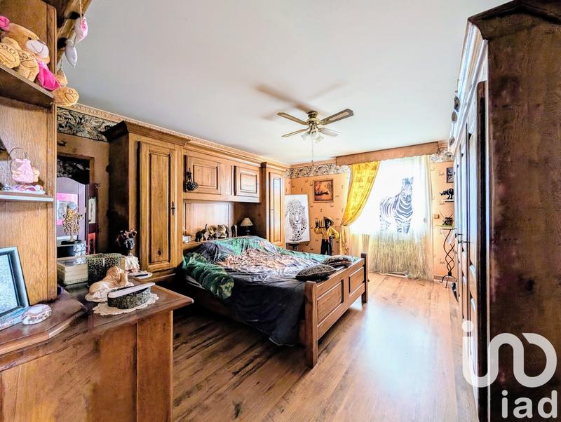 Maison - 302 m² - 9 pièces