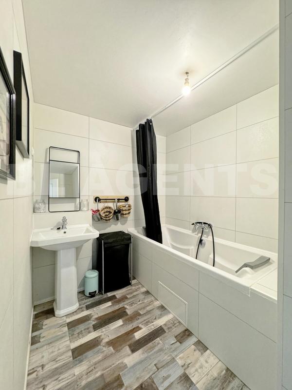 Maison - 161 m² - 6 pièces