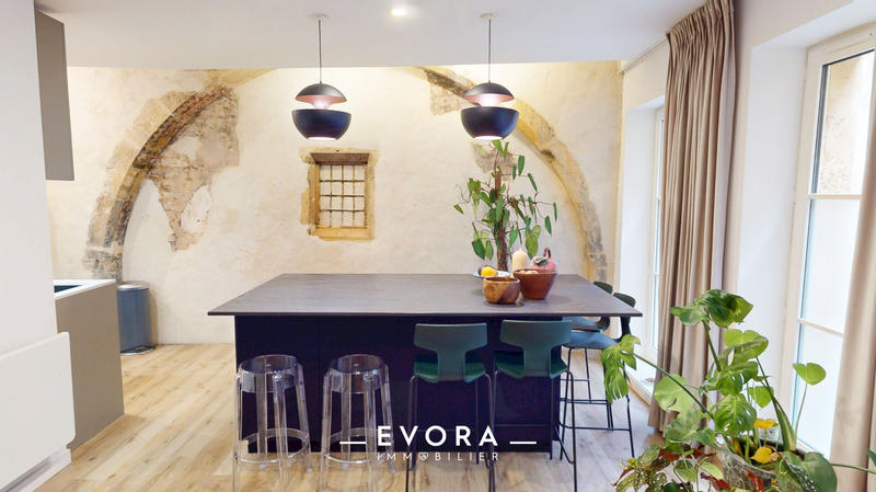 Appartement - 105 m² - 4 pièces